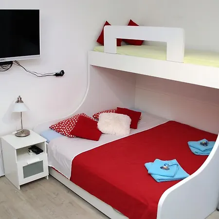 Lole Apartament *