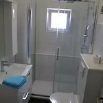 Lole Apartment Split